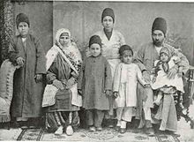 A Zoroastrian Family Teheran 1910.JPG
