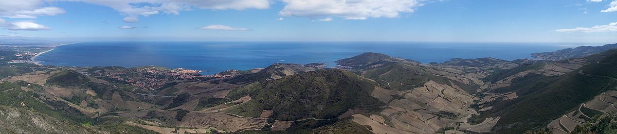 Панорама Ко́ста Барме́ля в нескольких километрах от французско-испанськой границы