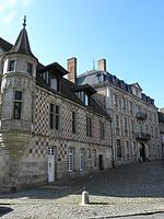 Verneuil-sur-Avre (27) Maison de la renaissance et hôtel classique.jpg