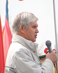 А.Л. Кругликов открывает митинг  1 мая 2010 г.  на пл. Ленина г. Ульяновск