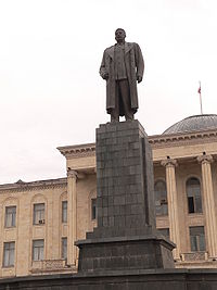 Stalin monument gori.jpg
