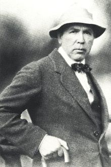 Nicola Perscheid - Berhard Hoetger um 1924.jpg