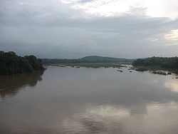Вид на реку вблизи города Шоранур