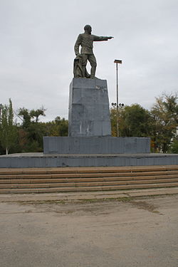 Monument to Dzerzhinsky in Volgograd 02.JPG