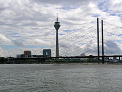 Rheinkniebrücke