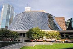 Toronto - ON - Roy Thomson Hall.jpg