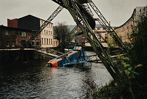 12. April 1999 - Ganz Wuppertal steht unter Schock.jpg