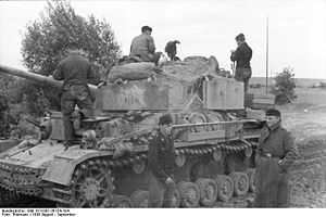 Bundesarchiv Bild 101I-087-3675A-18A, Russland, Panzer IV.jpg