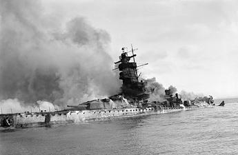 Изображение:Admiral Graf Spee Flames.jpg